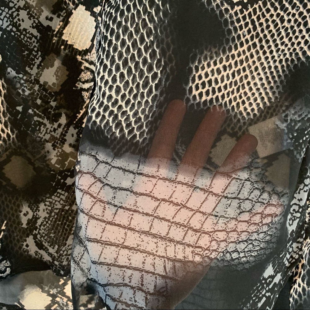 Vero Moda | Patterned See-Through Button Up - Picture 11 of 13
